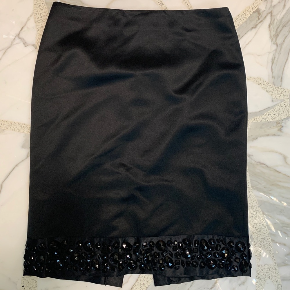 White House Black Market size 2 straight/pencil skirt with black beaded hem line